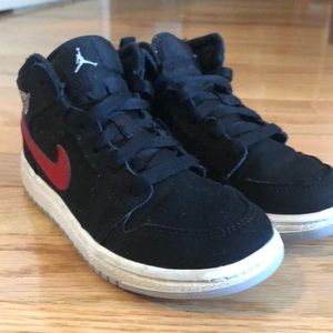 Boys Jordan AJ Mid Basketball Sneaker